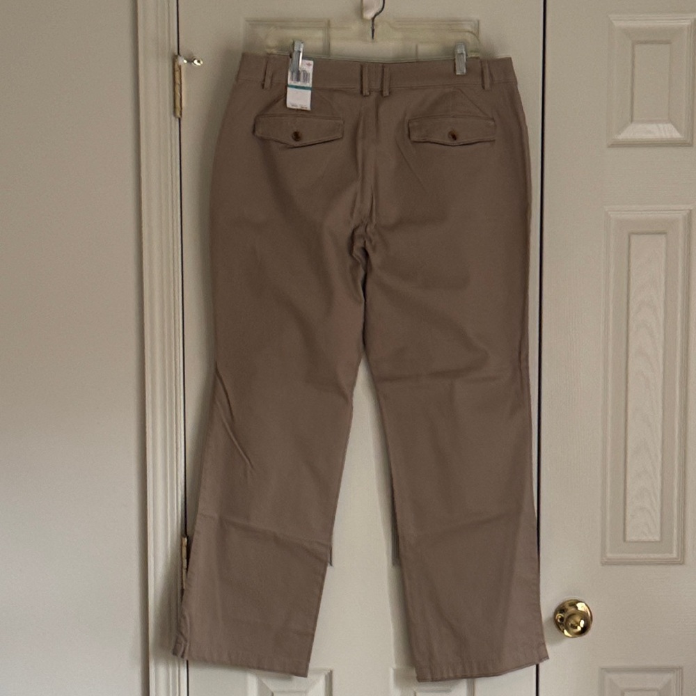 Dockers Women’s Khaki Pants – Size 16 Short (NWT) Hello Smooth Fit - Picture 2 of 10